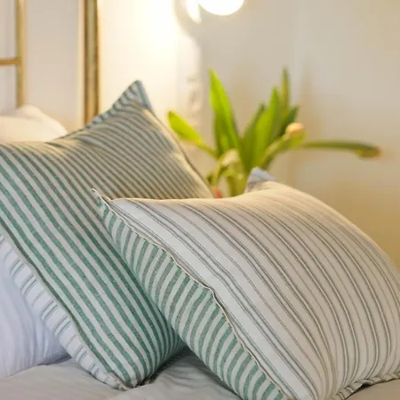 Daur The Middle Door - Exclusive For Pilgrims Hostal Panches