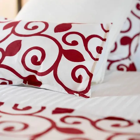 Daur The Middle Door - Exclusive For Pilgrims Hostal