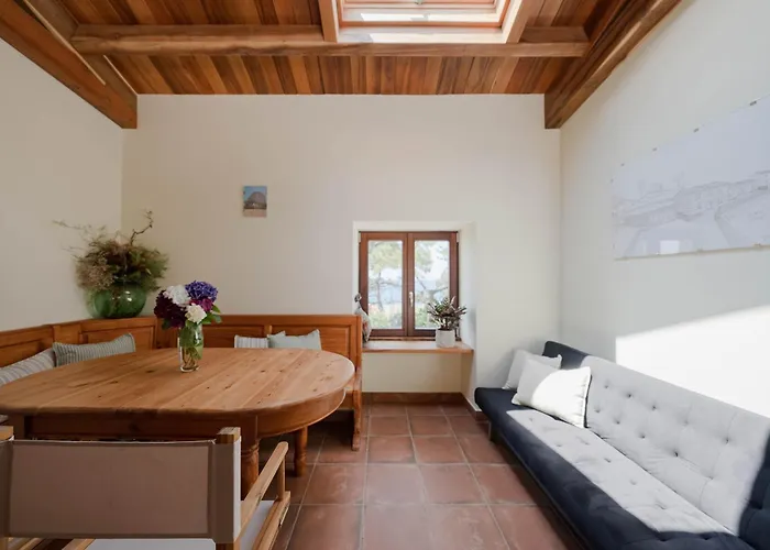 Daur The Middle Door - Exclusive For Pilgrims Hostel Panches